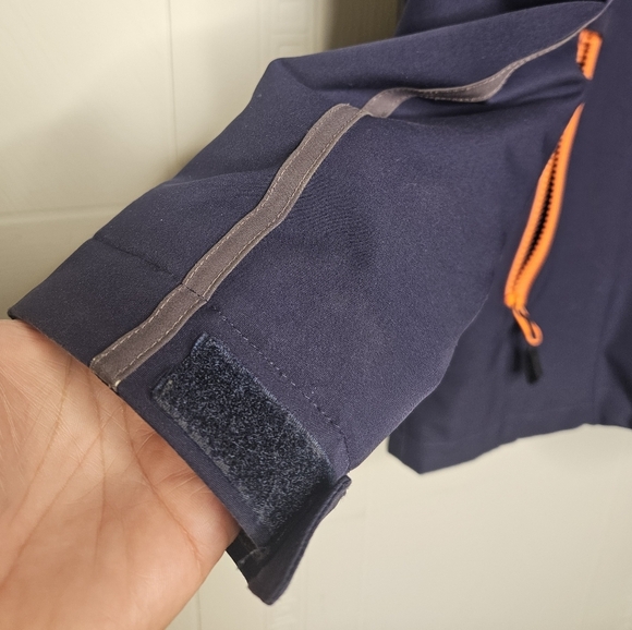 Descente Navy Detachable Hood Softshell Zip Jacket Junior 14 Ski Hike EUC - Picture 6 of 14